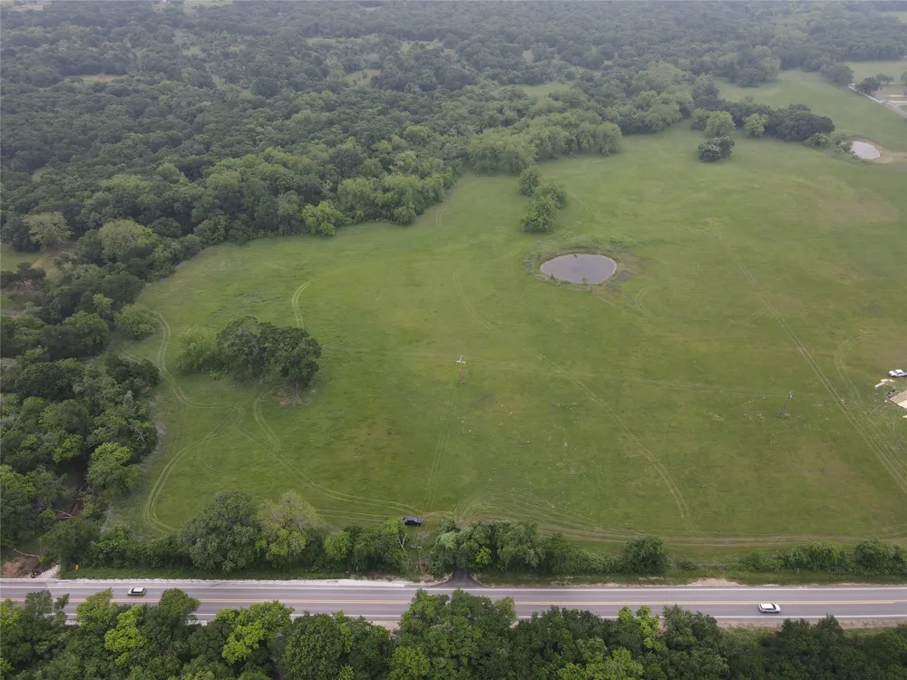 20 Gathings Avenue Covington, TX 76636