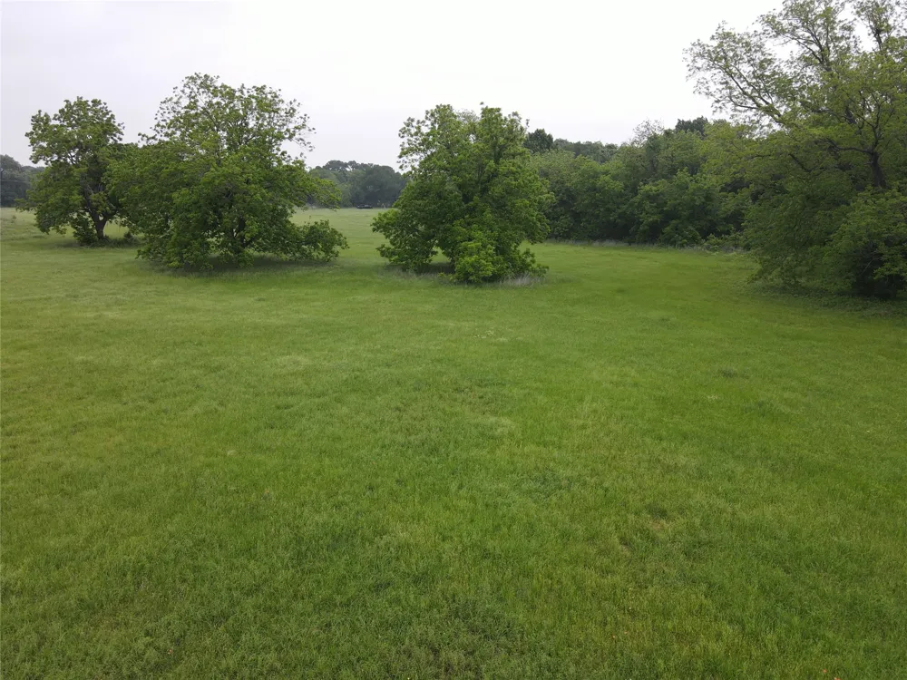 20 Gathings Avenue Covington, TX 76636