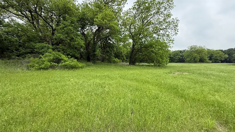 20 Gathings Avenue Covington, TX 76636