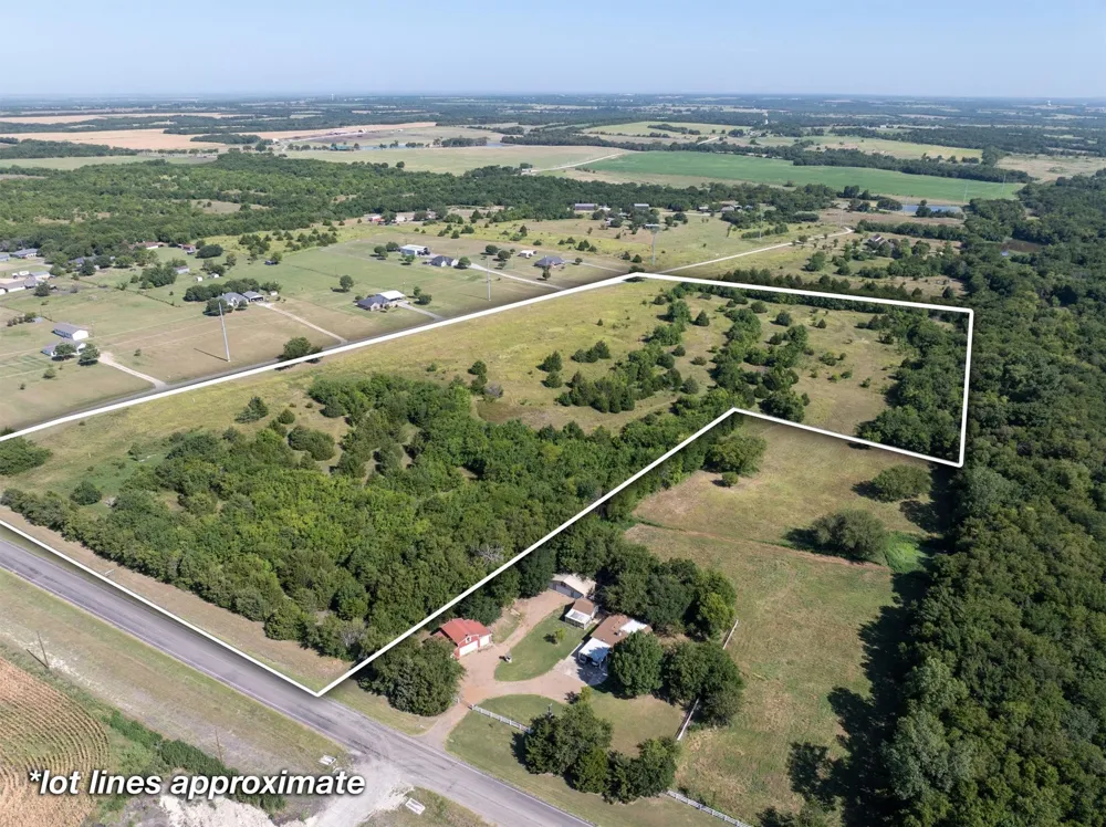2164 MIDWAY ACRES DRIVE Howe, TX 75459