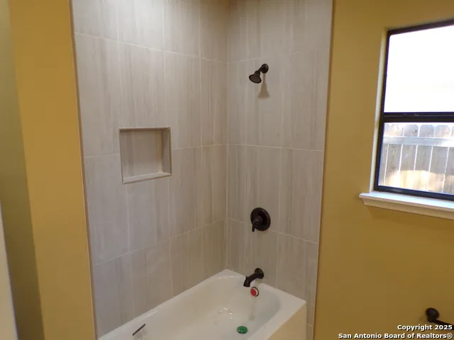 705 W Cargile Uvalde, TX 78801