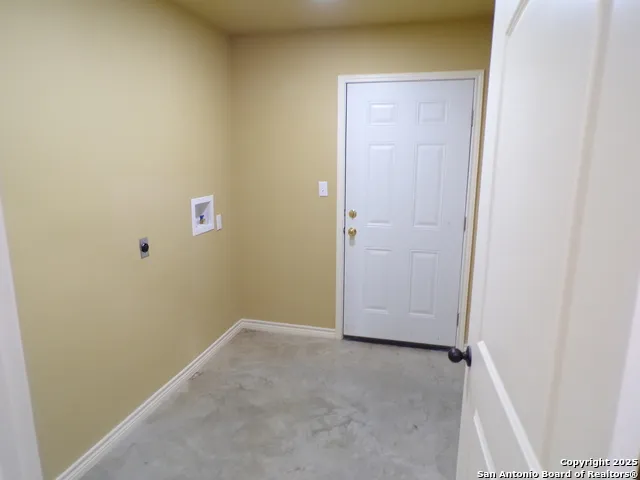 705 W Cargile Uvalde, TX 78801