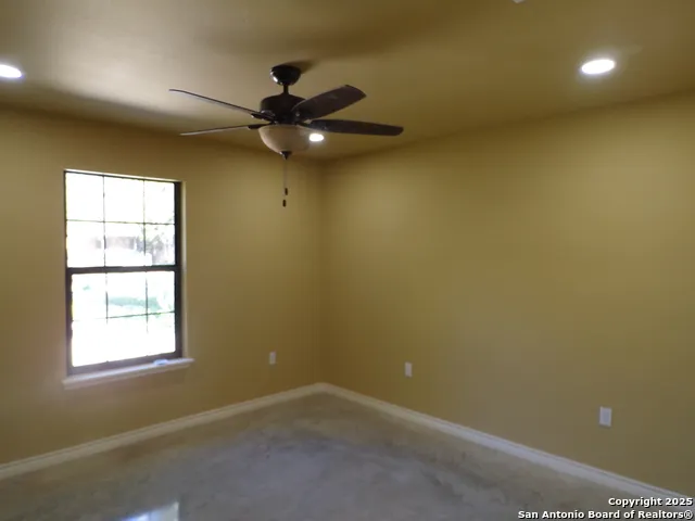 705 W Cargile Uvalde, TX 78801