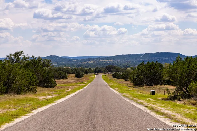 284 Dark Sky Path Kerrville, TX 78028