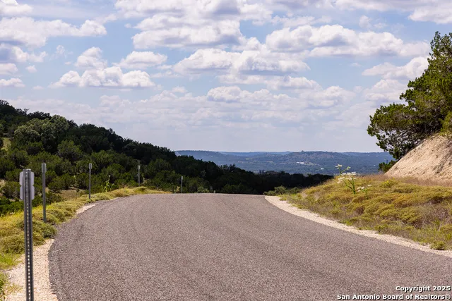 456 Dark Sky Path Kerrville, TX 78028