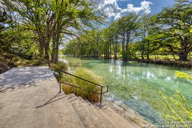 405 Ridge Loop Rio Frio, TX 78879