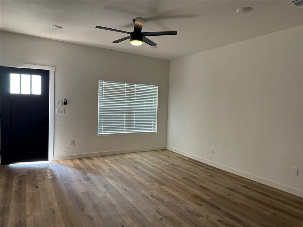 2105 VISTA ROSA #1 Three Rivers, TX 78071