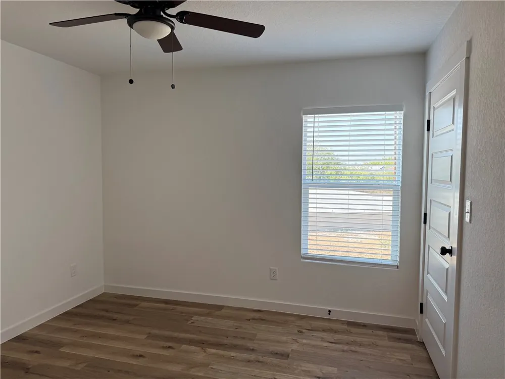 2105 VISTA ROSA #1 Three Rivers, TX 78071