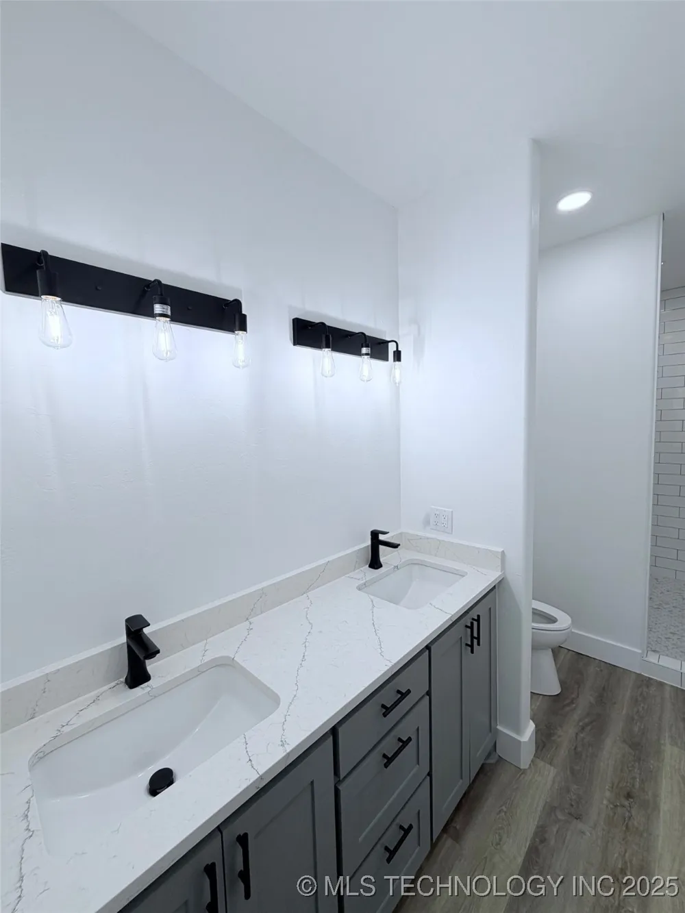 16902 Hackberry Lane Oakland, OK 73446