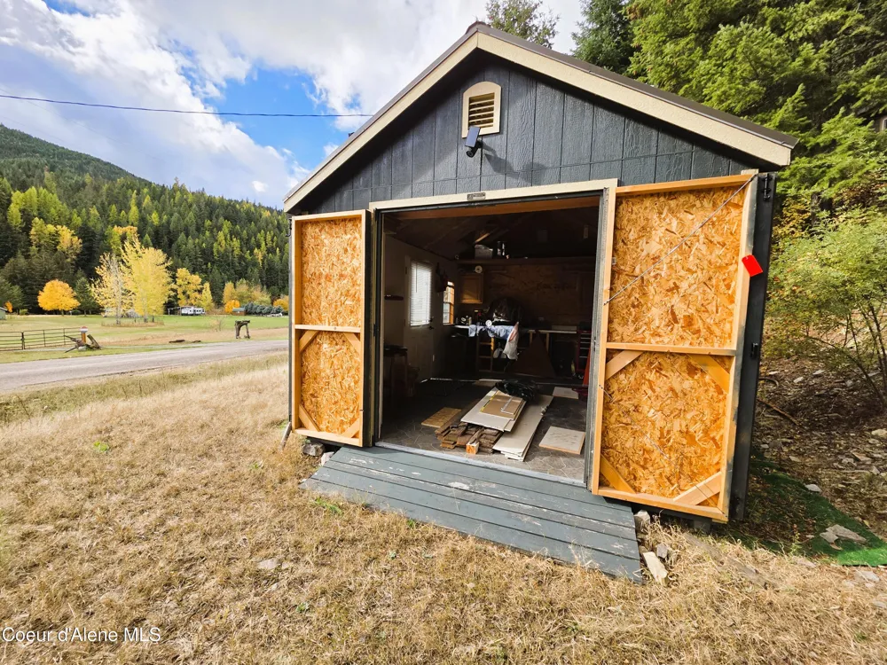 10755 OLD RIVER ROAD Kingston, ID 83839