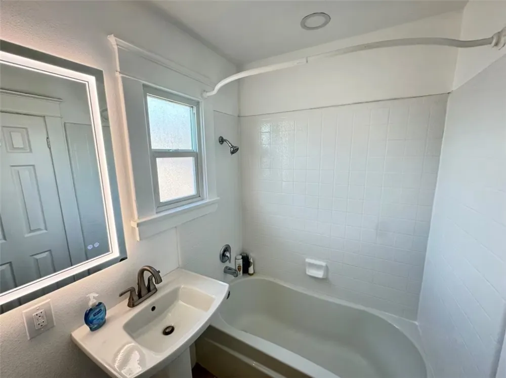 123 6th Street Huntington Beach, CA 92648