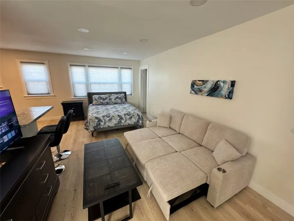 123 6th Street Huntington Beach, CA 92648