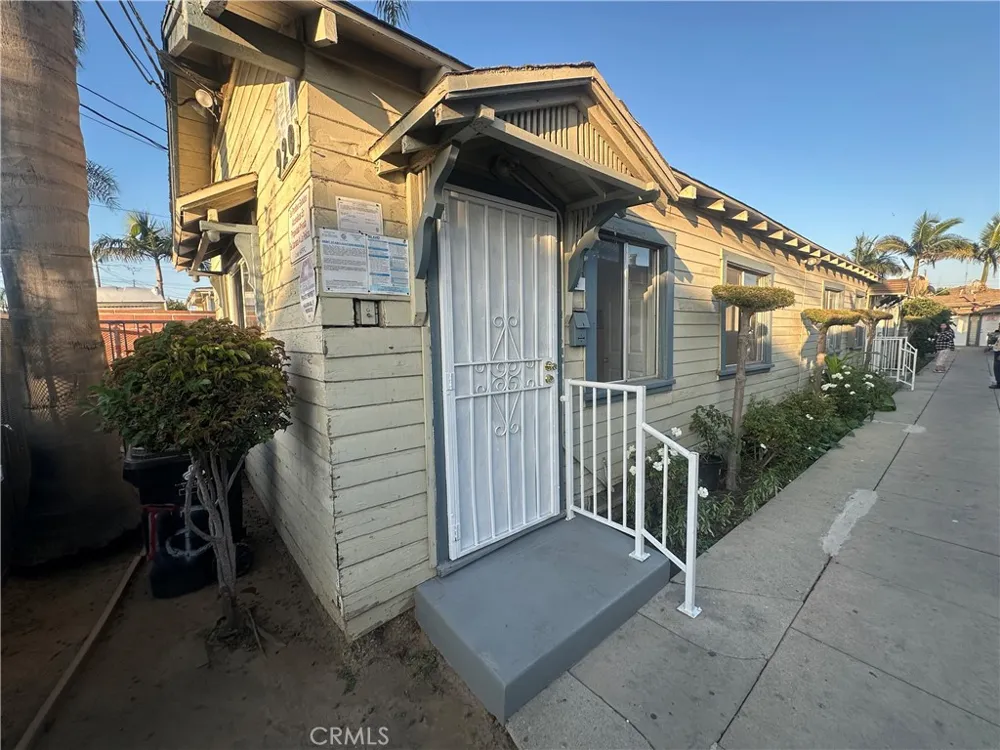 920 mcfarland Avenue Wilmington, CA 90744