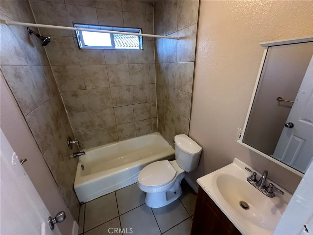920 mcfarland Avenue Wilmington, CA 90744