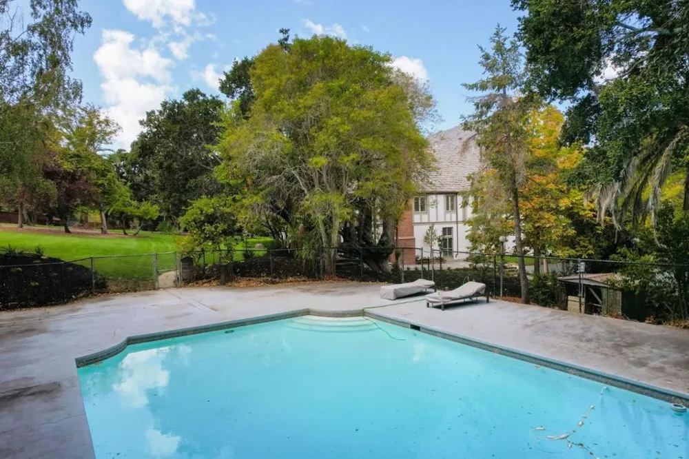 85 Fagan Drive Hillsborough, CA 94010