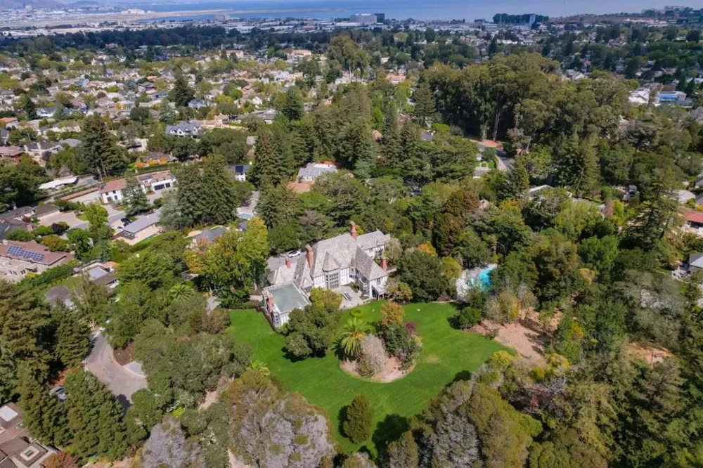 85 Fagan Drive Hillsborough, CA 94010