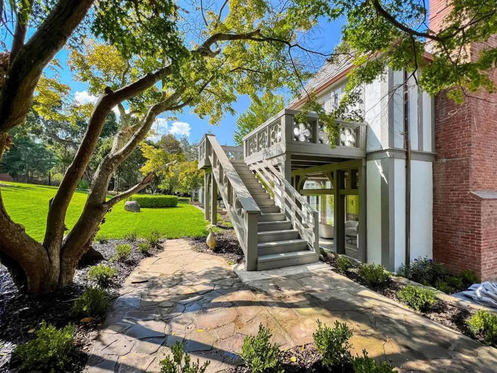 85 Fagan Drive Hillsborough, CA 94010