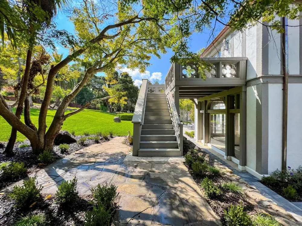 85 Fagan Drive Hillsborough, CA 94010