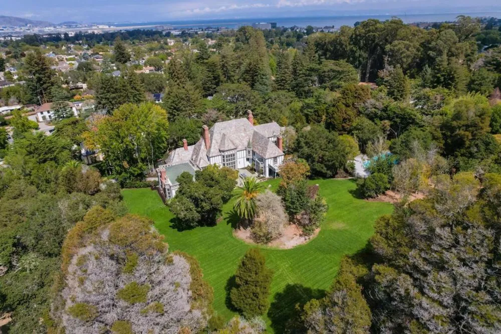 85 Fagan Drive Hillsborough, CA 94010