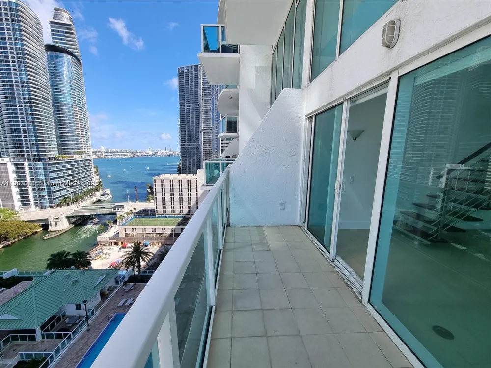41 SE 5th St #1217 Miami, FL 33131