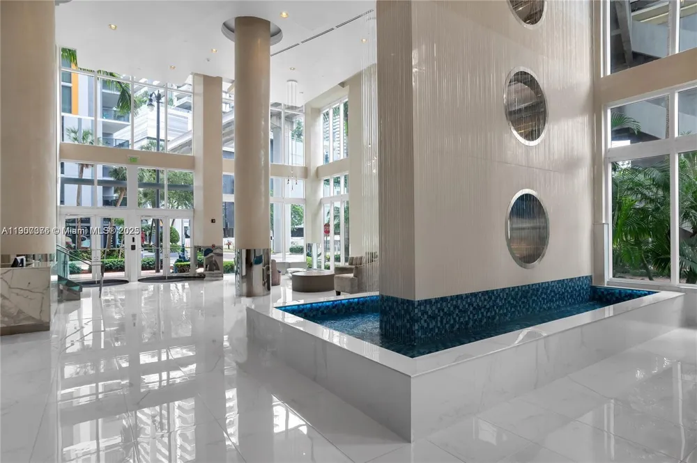 41 SE 5th St #1217 Miami, FL 33131