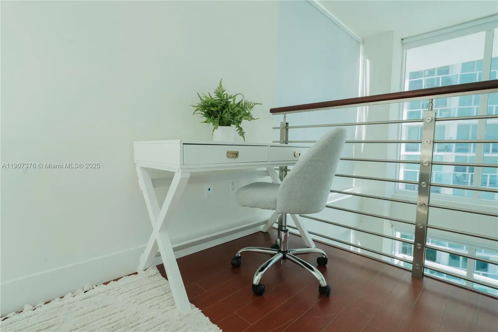 41 SE 5th St #1217 Miami, FL 33131