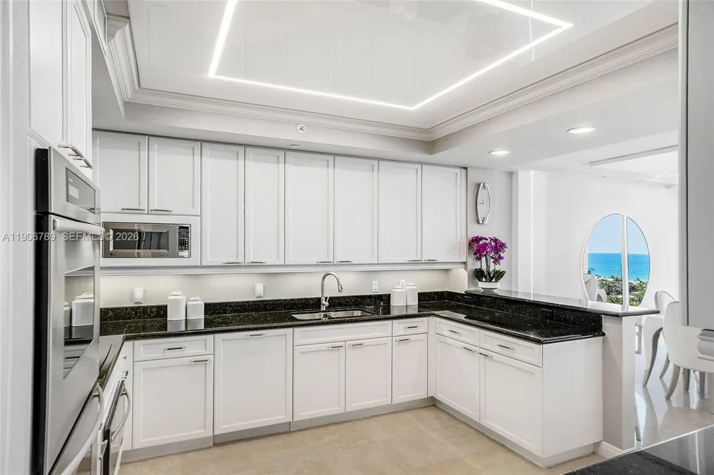 20201 E Country Club Dr #1903 Aventura, FL 33180