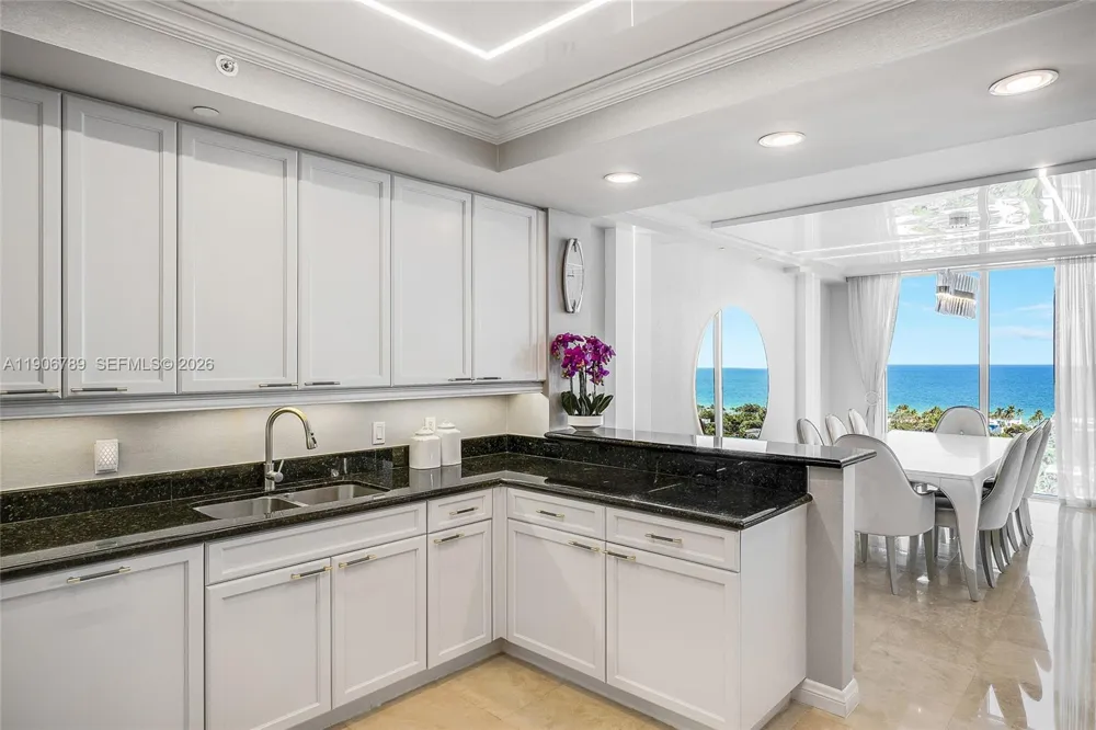 20201 E Country Club Dr #1903 Aventura, FL 33180
