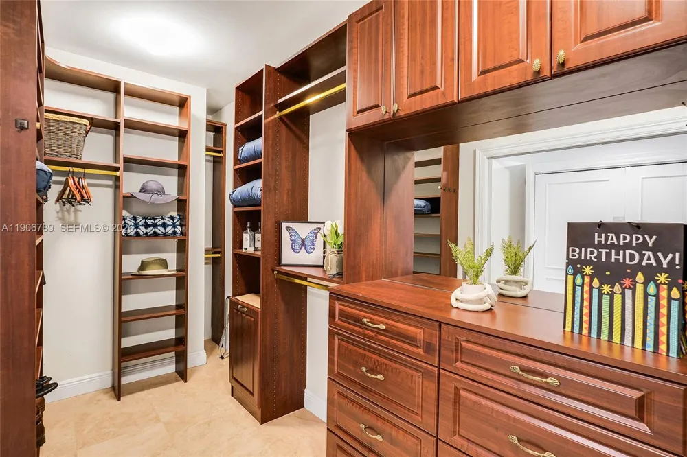 20201 E Country Club Dr #1903 Aventura, FL 33180