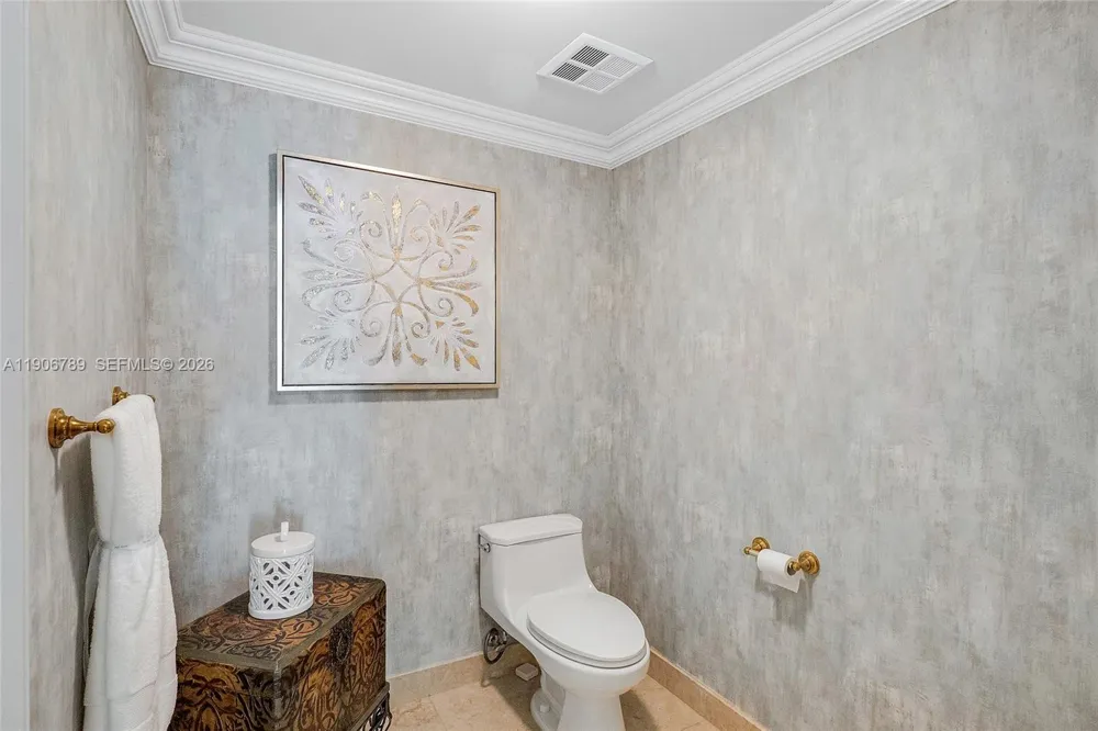 20201 E Country Club Dr #1903 Aventura, FL 33180