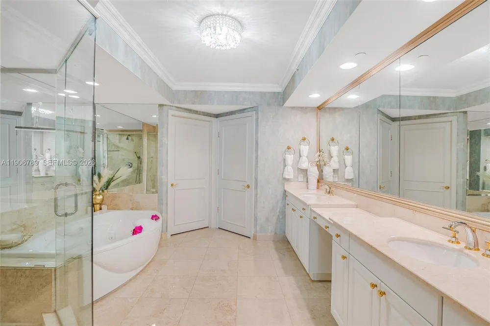 20201 E Country Club Dr #1903 Aventura, FL 33180
