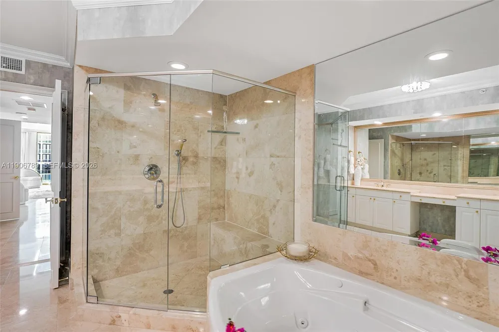 20201 E Country Club Dr #1903 Aventura, FL 33180
