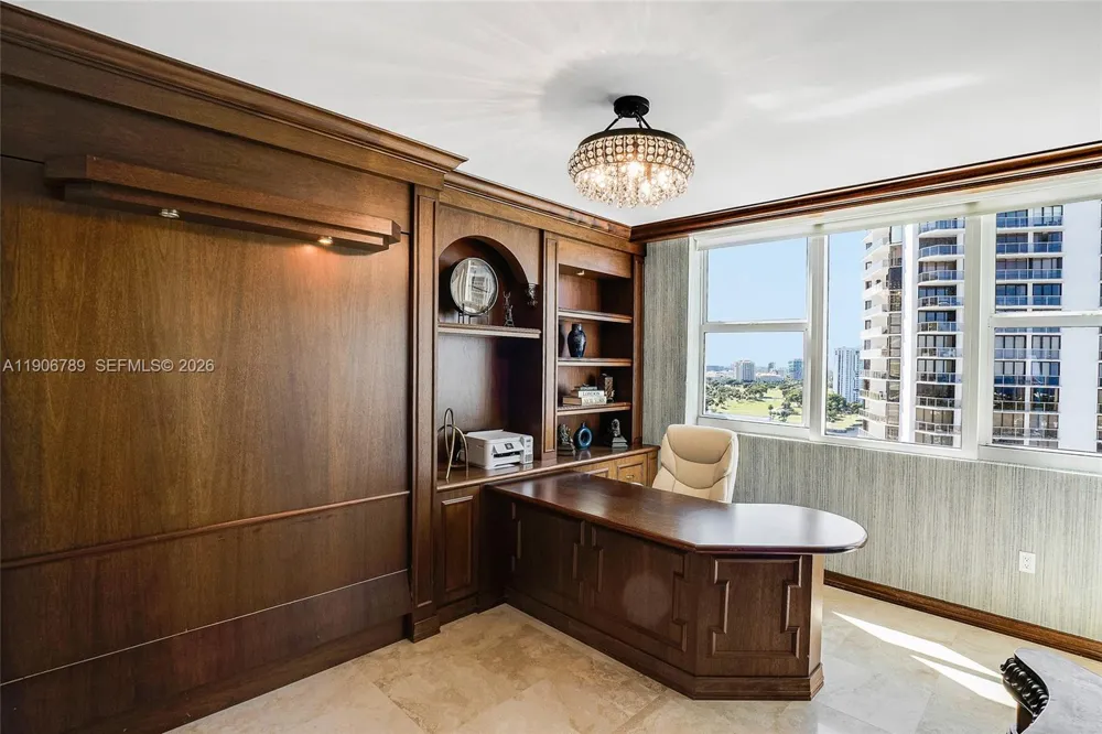 20201 E Country Club Dr #1903 Aventura, FL 33180