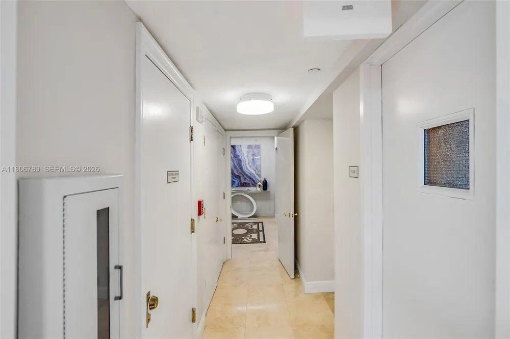 20201 E Country Club Dr #1903 Aventura, FL 33180