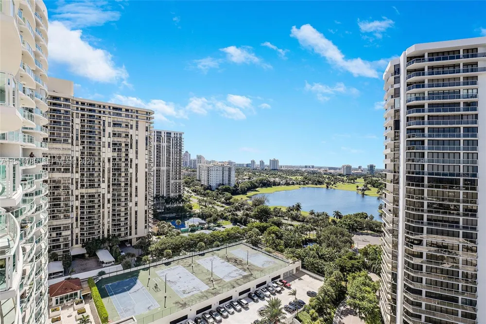 20201 E Country Club Dr #1903 Aventura, FL 33180