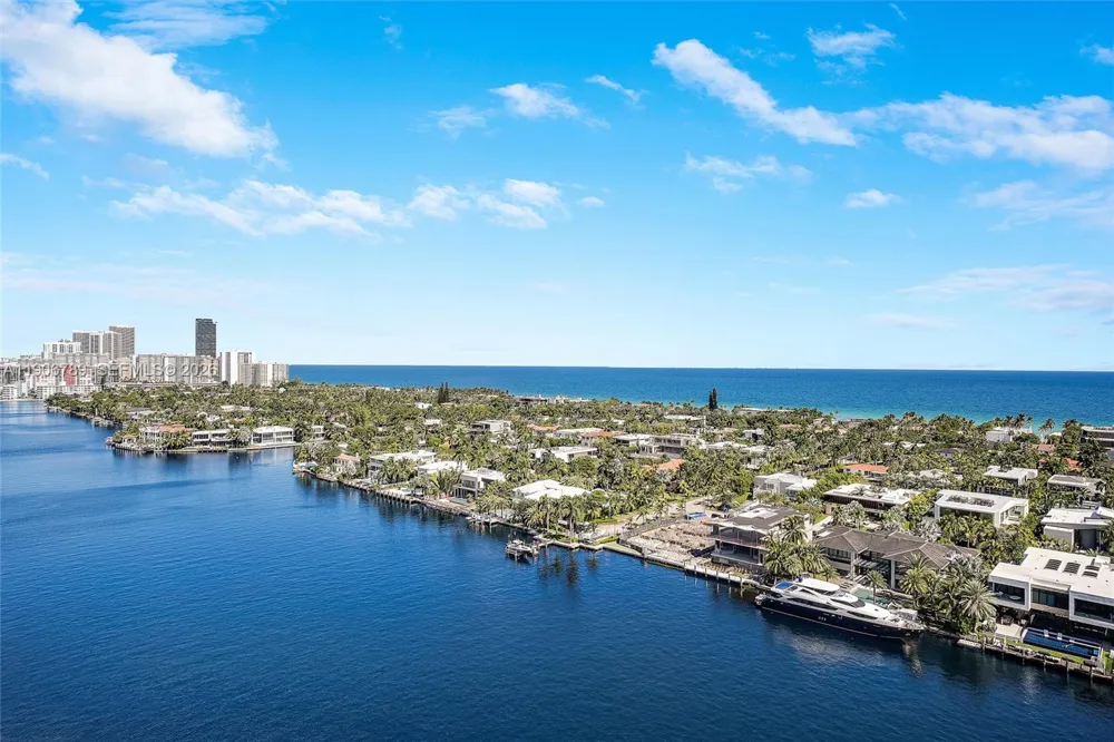 20201 E Country Club Dr #1903 Aventura, FL 33180