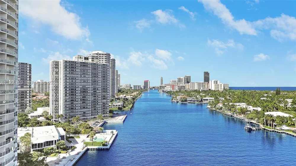 20201 E Country Club Dr #1903 Aventura, FL 33180
