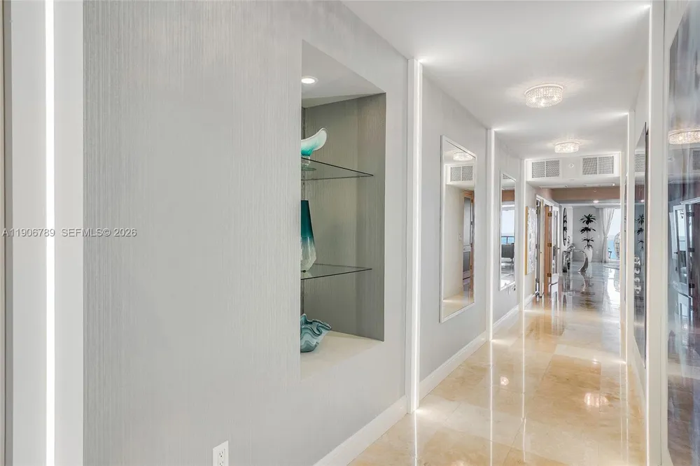20201 E Country Club Dr #1903 Aventura, FL 33180