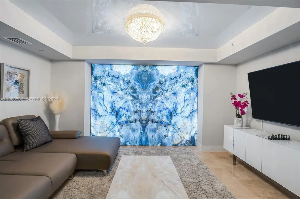 20201 E Country Club Dr #1903 Aventura, FL 33180