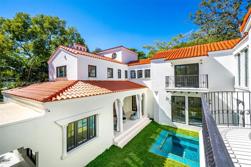 601 NE 56th St Miami, FL 33137