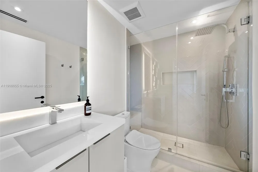 601 NE 56th St Miami, FL 33137