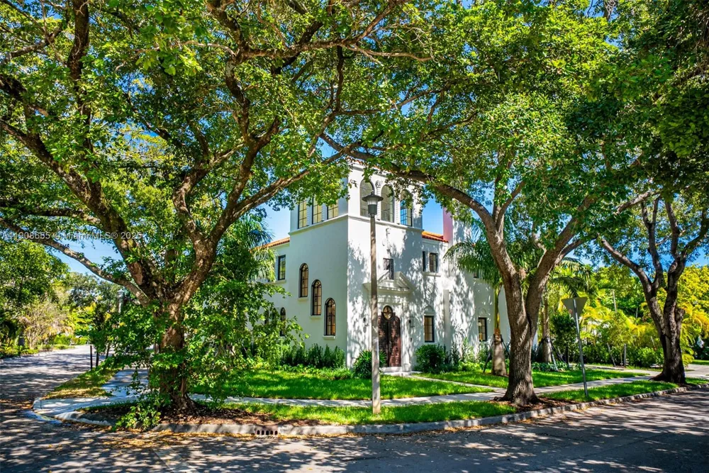 601 NE 56th St Miami, FL 33137