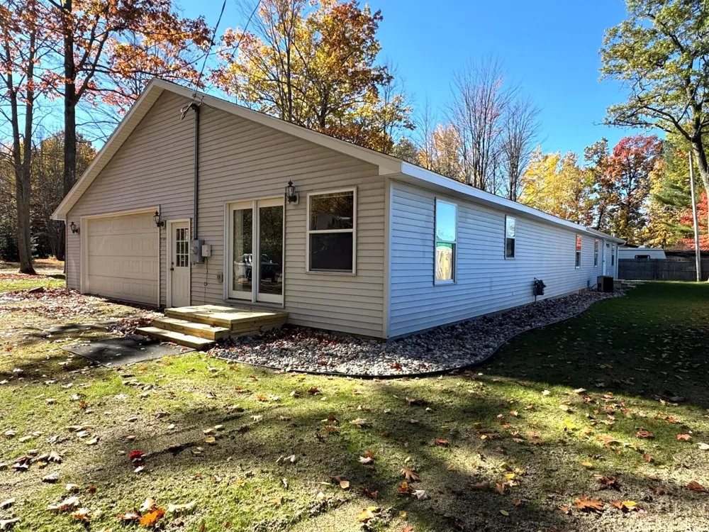 2385 W Houghton Lake Drive Denton Township, MI 48629