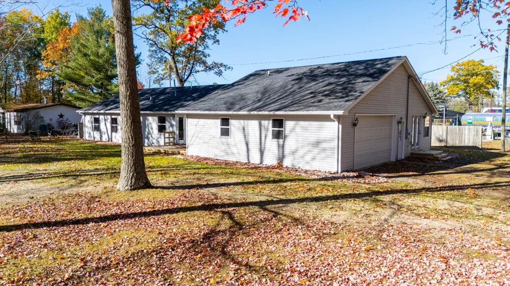 2385 W Houghton Lake Drive Denton Township, MI 48629