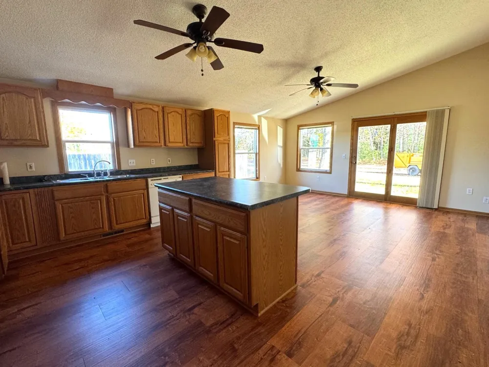 2385 W Houghton Lake Drive Denton Township, MI 48629