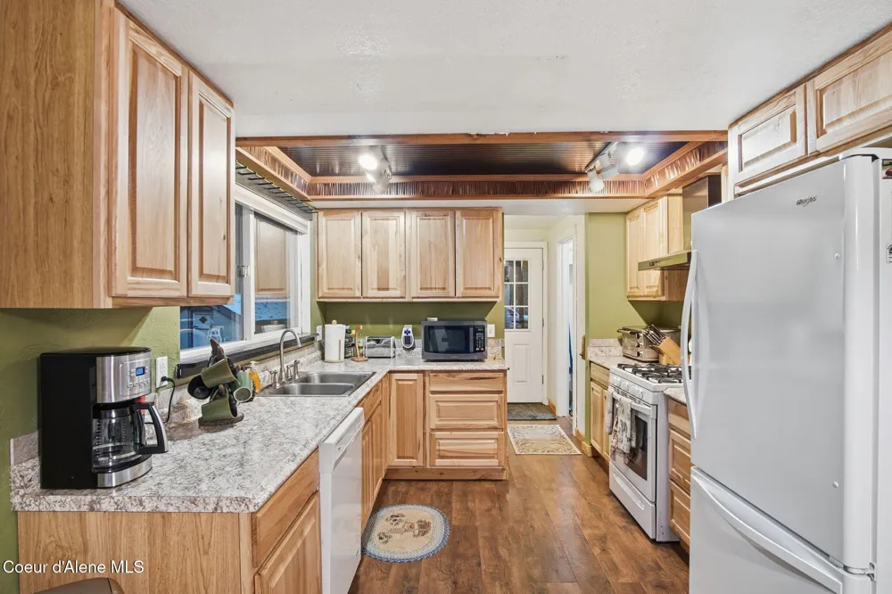 527 Creekside Drive Priest Lake, ID 83856