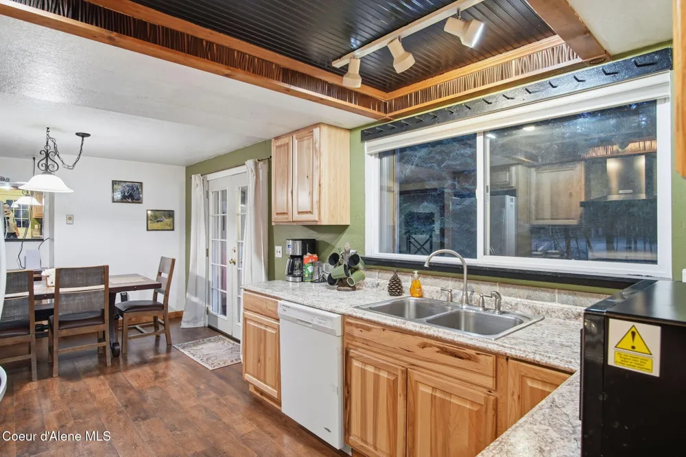 527 Creekside Drive Priest Lake, ID 83856