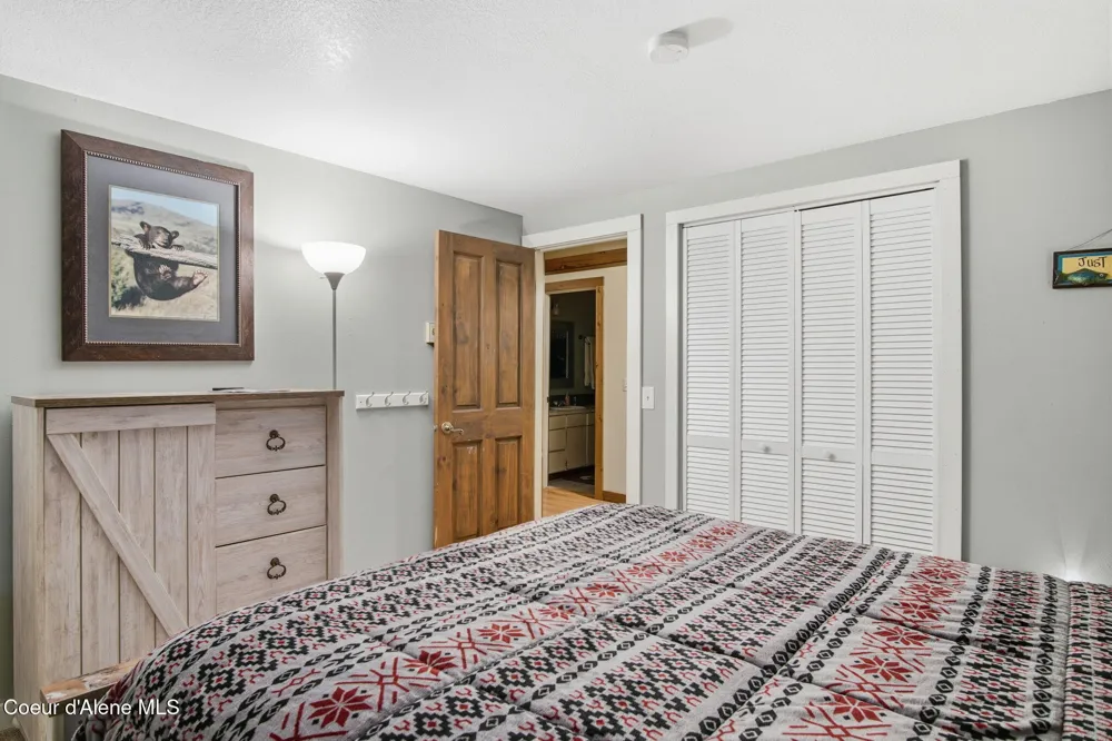 527 Creekside Drive Priest Lake, ID 83856