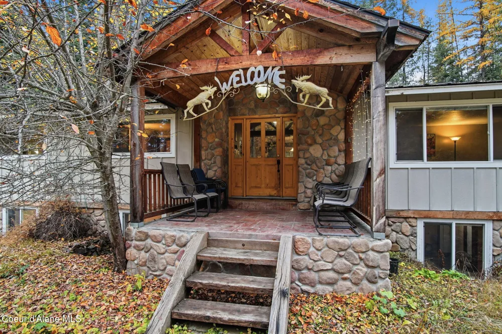 527 Creekside Drive Priest Lake, ID 83856
