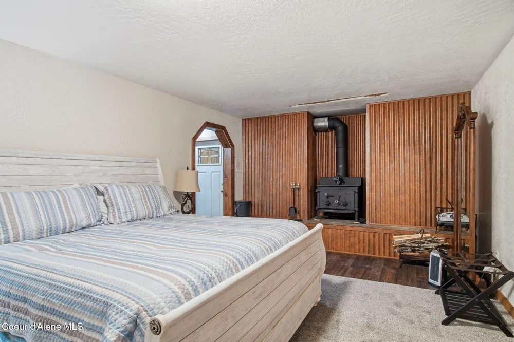527 Creekside Drive Priest Lake, ID 83856